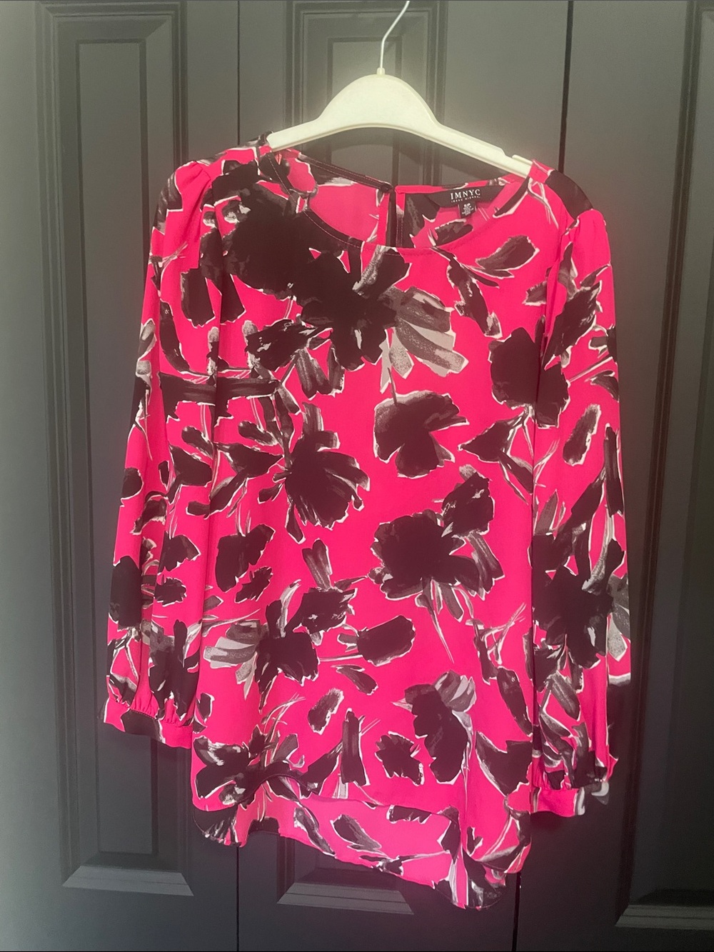 Isaac Mizrahi Hot Pink and Black Floral Blouse
